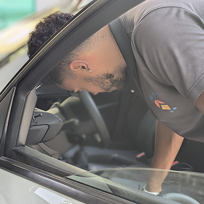 erwan_alternant_saint_pierre_aspirateur